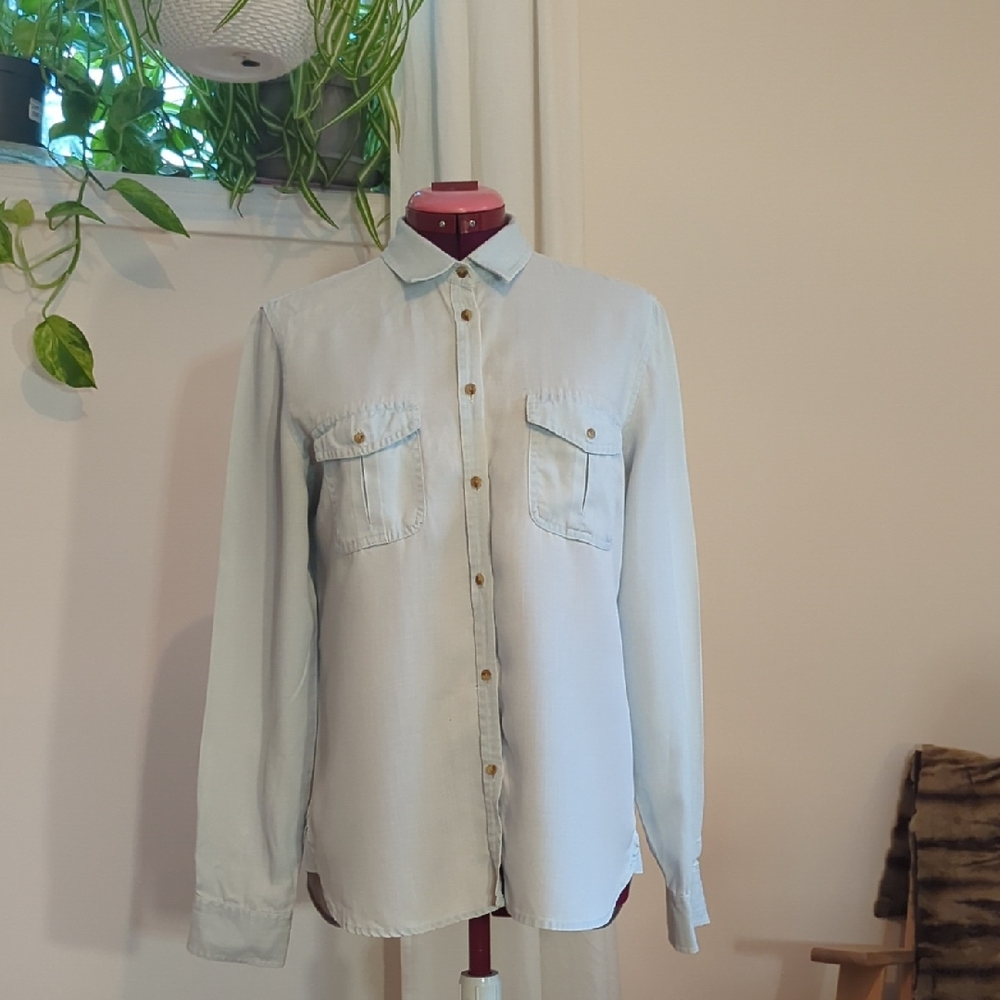 American Eagle Outfitters/100% Lyocell/Light Blue Women's Button-Down Shirt/Med